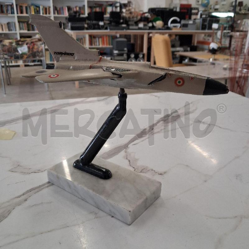MODELLINO AEREOPLANO GRIGIO TORNADO  | Mercatino dell'Usato San giorgio del sannio 1