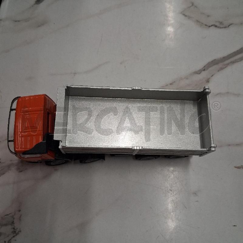 MODELLINO CAMION ARANCIO CON RIBALTA  | Mercatino dell'Usato San giorgio del sannio 3
