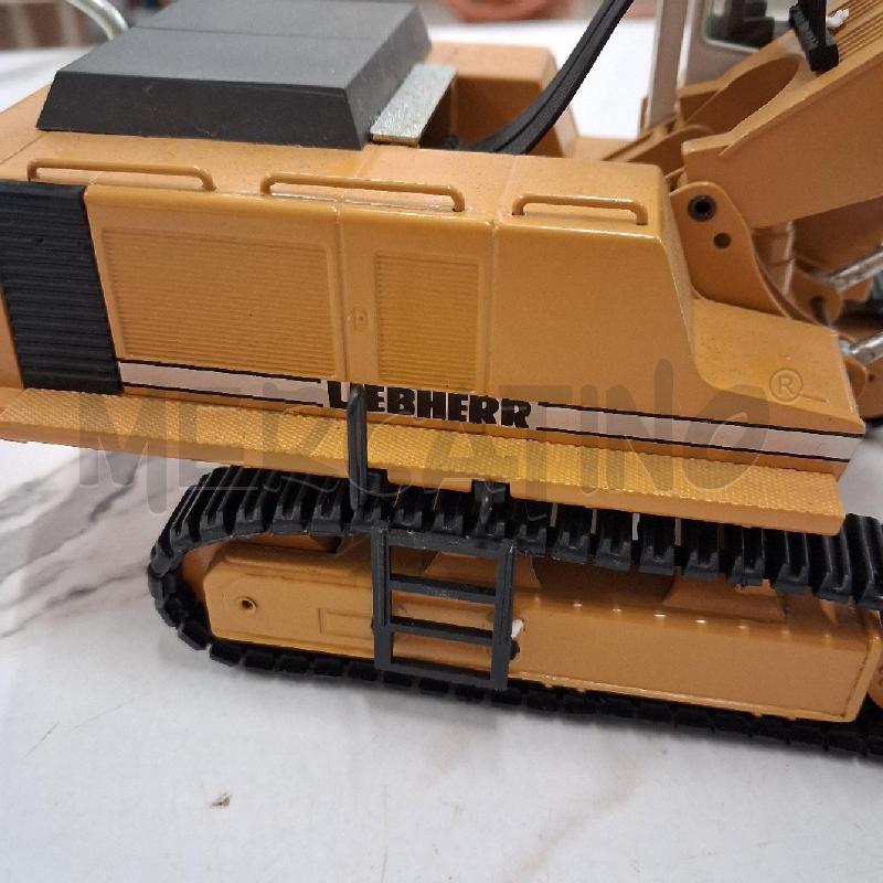MODELLINO ESCAVATORE 984 GIALLO  | Mercatino dell'Usato San giorgio del sannio 2