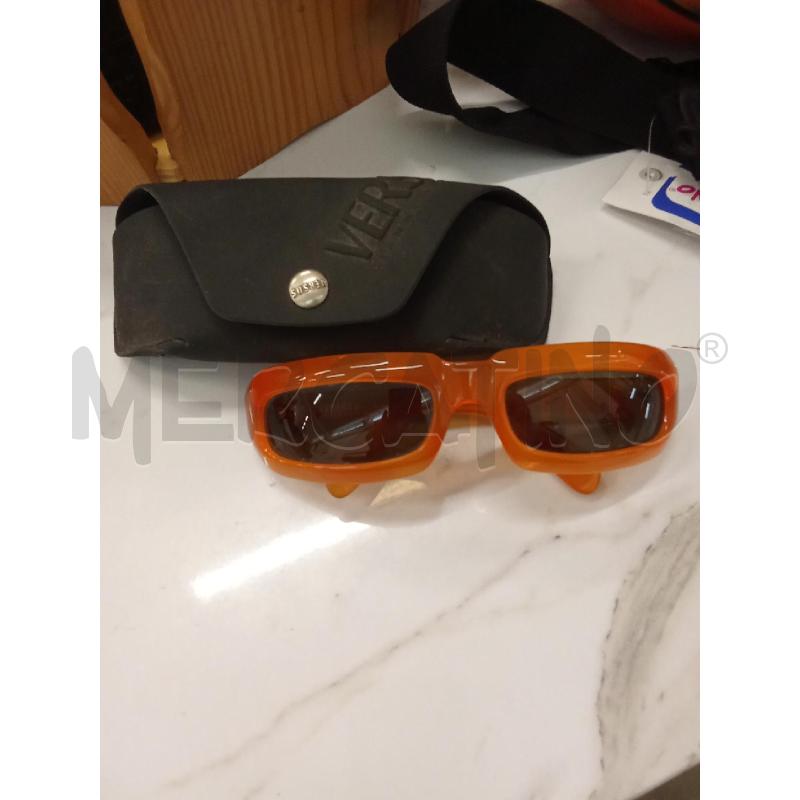 OCCHIALI DA SOLE ARANCIO GIANNI VERSACE VERSUS  MOD E48 | Mercatino dell'Usato San giorgio del sannio 1