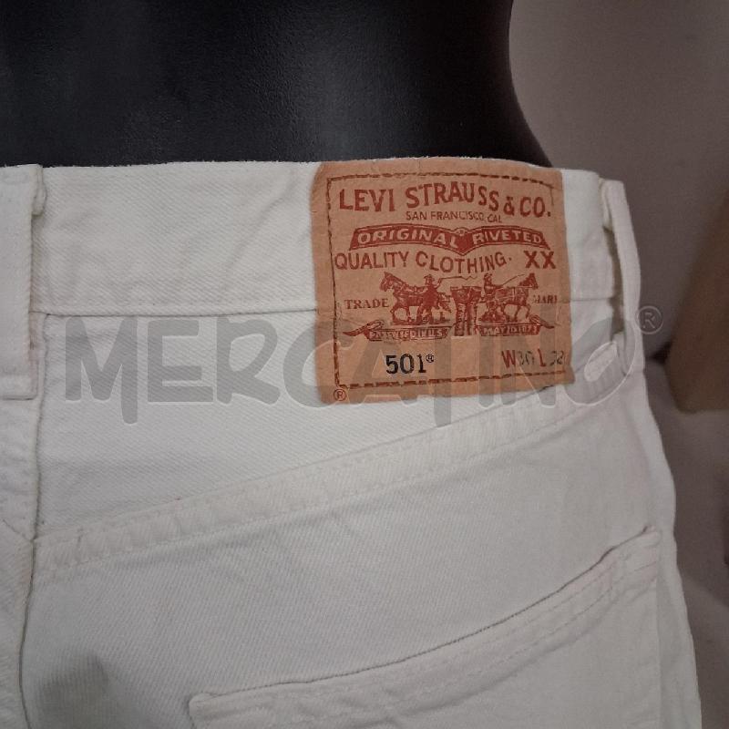 PANTALONCINO DONNA BIANCO SFRANGIATO  LEVIS | Mercatino dell'Usato San giorgio del sannio 4