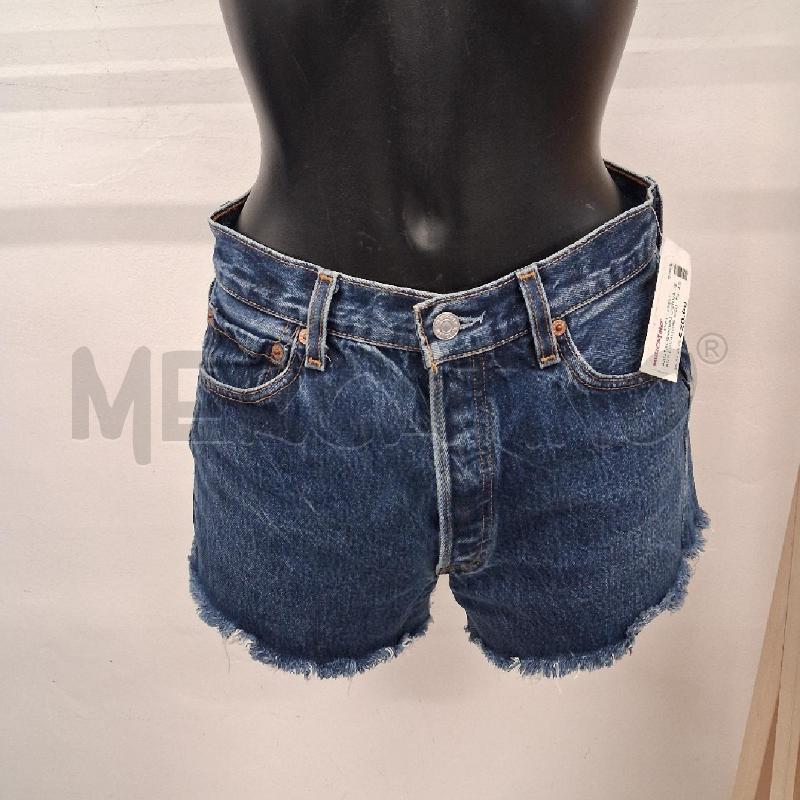 PANTALONCINO DONNA JEANS LAVAGGIO SCURO SFRANGIATO LEVIS | Mercatino dell'Usato San giorgio del sannio 1