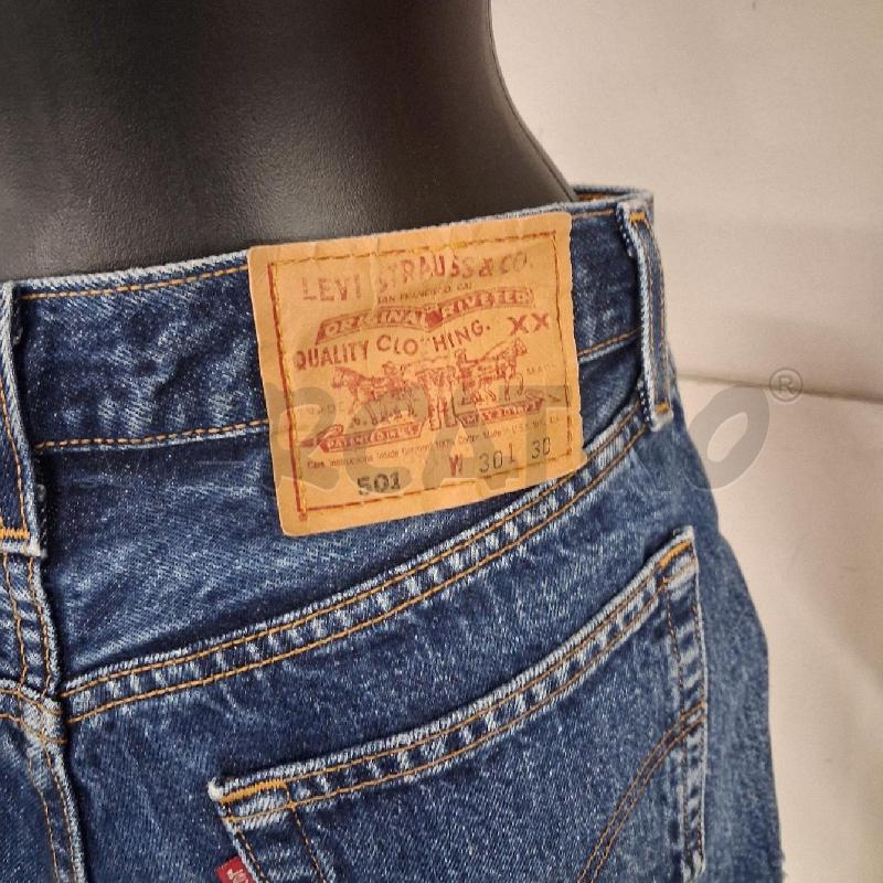 PANTALONCINO DONNA JEANS LAVAGGIO SCURO SFRANGIATO LEVIS | Mercatino dell'Usato San giorgio del sannio 4
