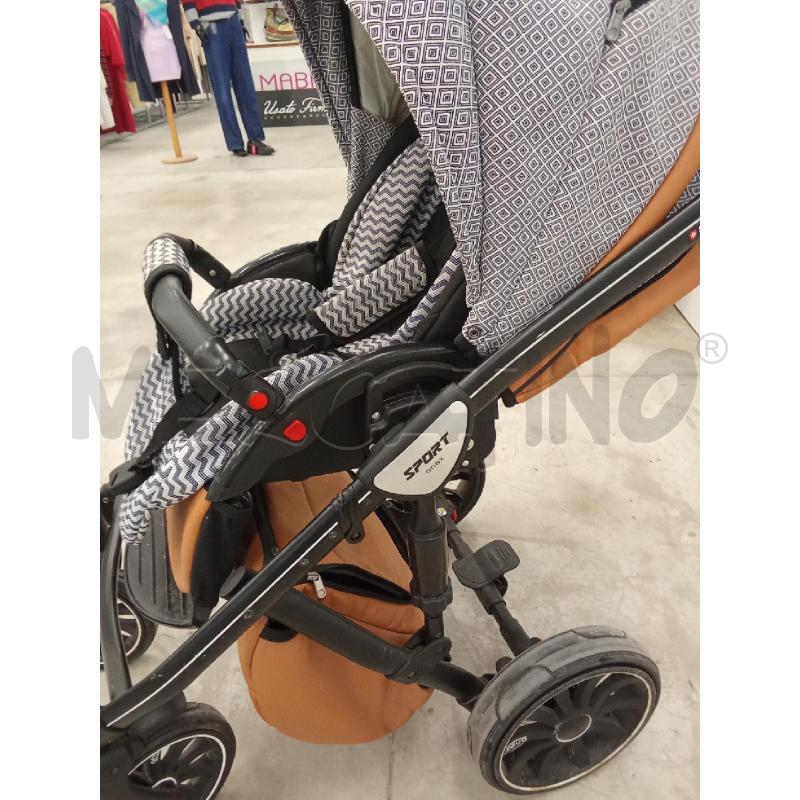 PASSEGGINO ARANCIO QUADRETTI BIANCO NERI SAFETY  | Mercatino dell'Usato San giorgio del sannio 3