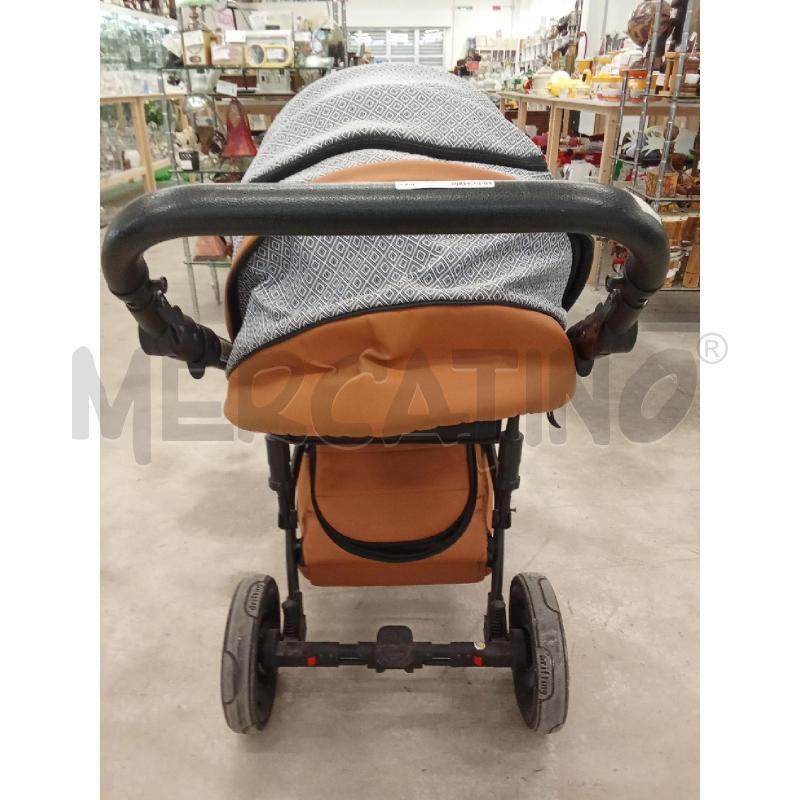 PASSEGGINO ARANCIO QUADRETTI BIANCO NERI SAFETY  | Mercatino dell'Usato San giorgio del sannio 4