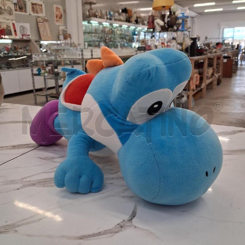 PELUCHE YOSHI SUPER MARIO DINOSAURO BLU SCARPE VIOLA SUOLA GIALLE | Mercatino dell'Usato San giorgio del sannio 2