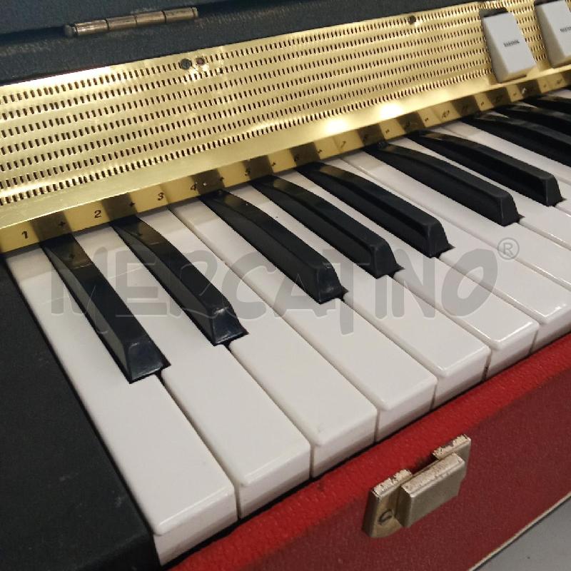PIANOLA MUSICALE DA VIAGGIO BIANCA ROSSA  | Mercatino dell'Usato San giorgio del sannio 5