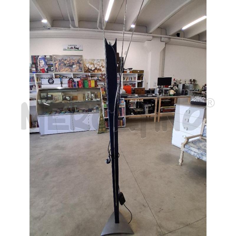 PIANTANA BLU BASE METALLO  | Mercatino dell'Usato San giorgio del sannio 1