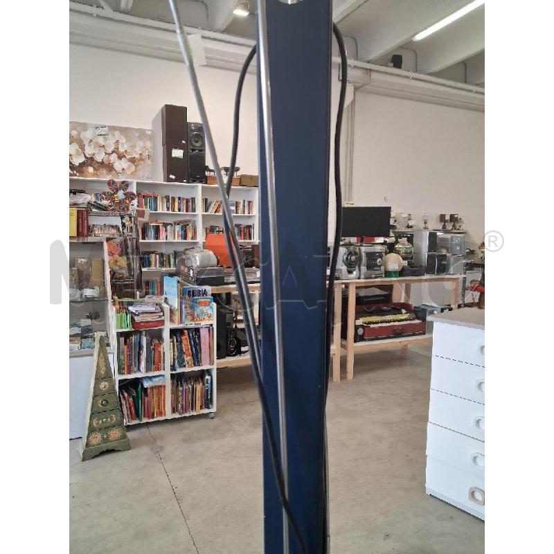 PIANTANA BLU BASE METALLO  | Mercatino dell'Usato San giorgio del sannio 3