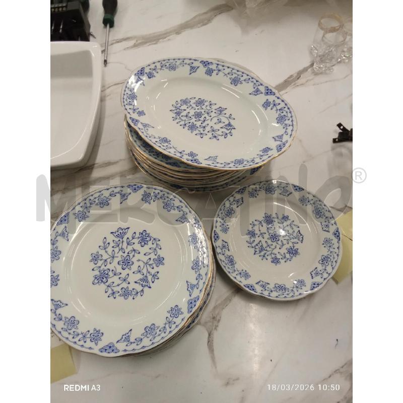 PIATTI PORCELLANA KOBALT BLAU FRECCE INCROCIATE  | Mercatino dell'Usato San giorgio del sannio 1