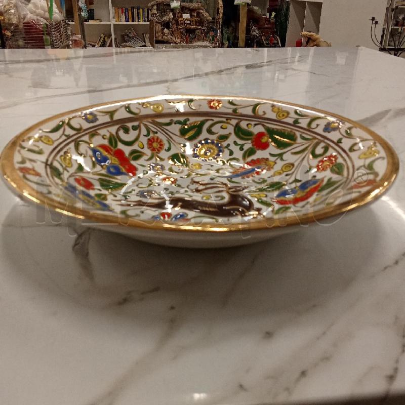 PIATTO CERAMICA CERVO DEC A MANO FIORI COLORATI  | Mercatino dell'Usato San giorgio del sannio 1