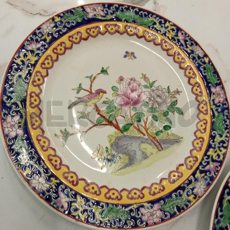 PIATTO ESPOSIZIONE COPPIA BORDO BLU INS. RAMO CON UCCELLO ROSA | Mercatino dell'Usato San giorgio del sannio 3