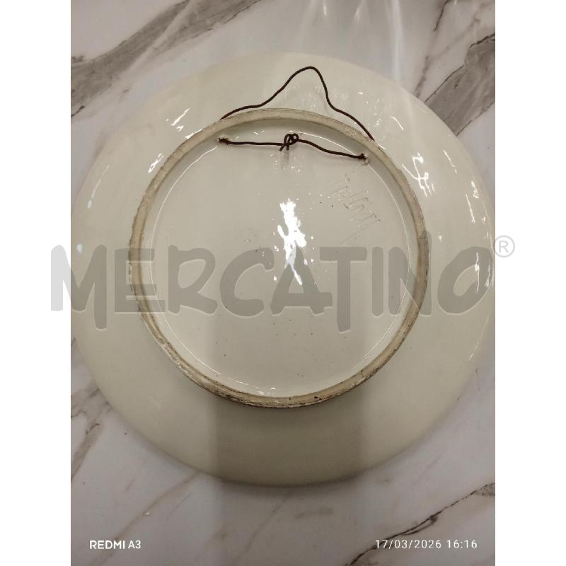 PIATTO PORCELLANA BORDINO DORATO DISEGNO DONNA  | Mercatino dell'Usato San giorgio del sannio 2