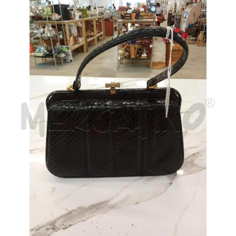 POCHETTE NERA MANICO EFFETTO LISCHE VINTAGE | Mercatino dell'Usato San giorgio del sannio 2