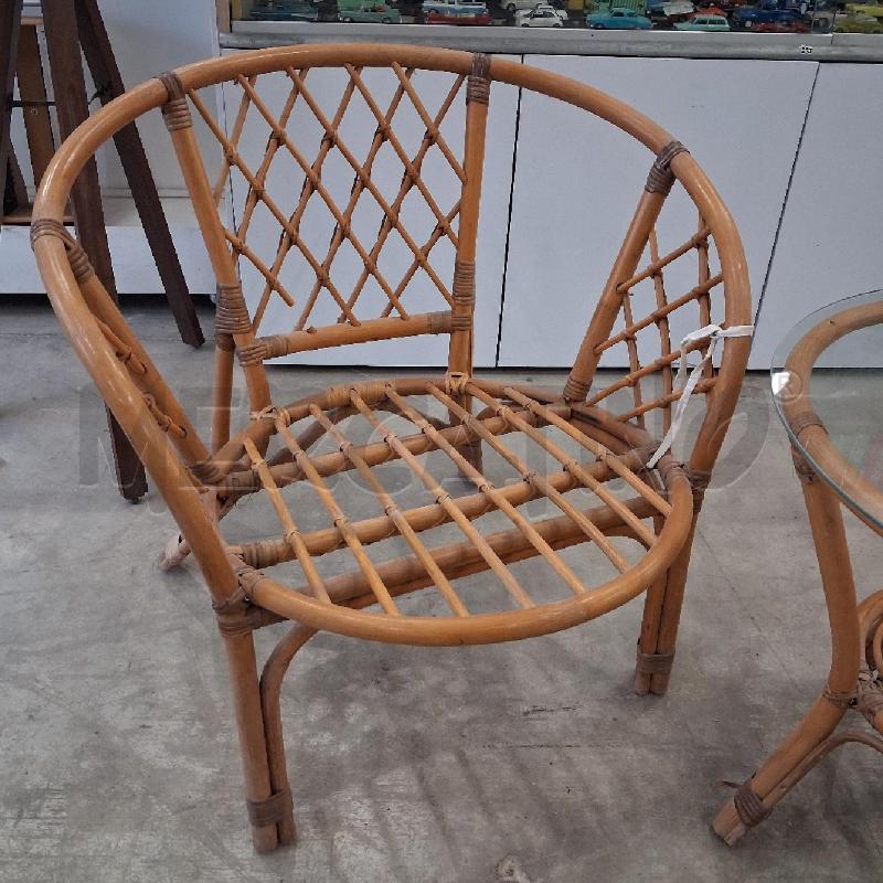 POLTRONA GIARDINO +TAVOLINO VETRO  | Mercatino dell'Usato San giorgio del sannio 2