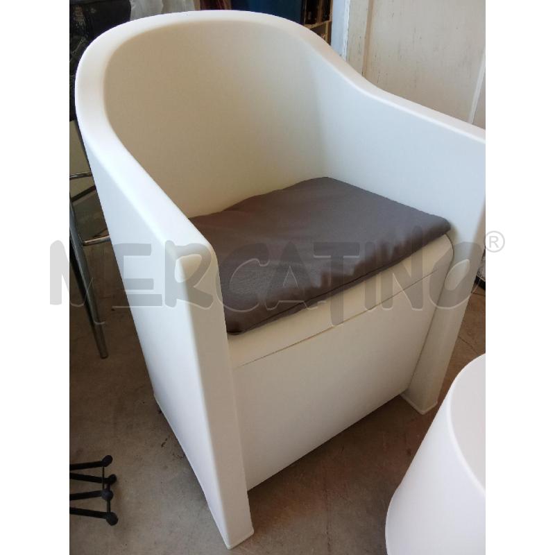 POLTRONE PZ 2 CON TAVOLINETTO CUSCINI GRIGI | Mercatino dell'Usato San giorgio del sannio 3