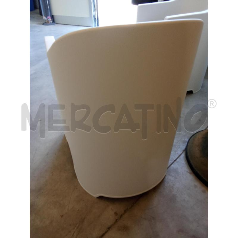 POLTRONE PZ 2 CON TAVOLINETTO CUSCINI GRIGI | Mercatino dell'Usato San giorgio del sannio 5