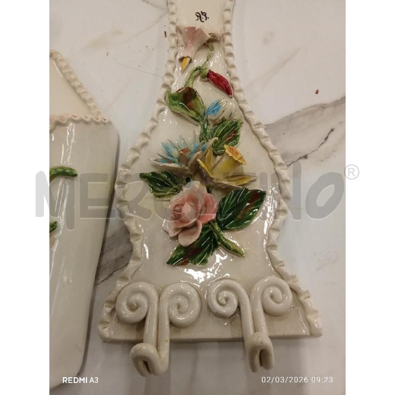 PORTA LETTERE + PORTACHIAVI + APPENDIABITI CERAMICA FIORI PICCOLI DIFETTI  | Mercatino dell'Usato San giorgio del sannio 2
