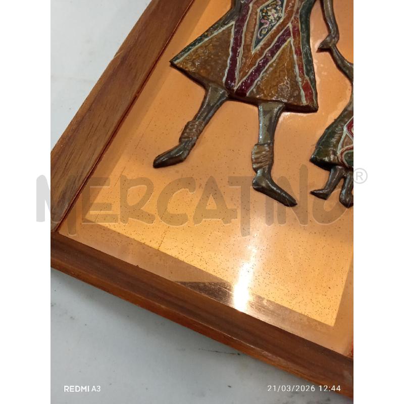 QUADRO BASSORILIEVO SU LAMINA DI RAME COPPIA  | Mercatino dell'Usato San giorgio del sannio 5