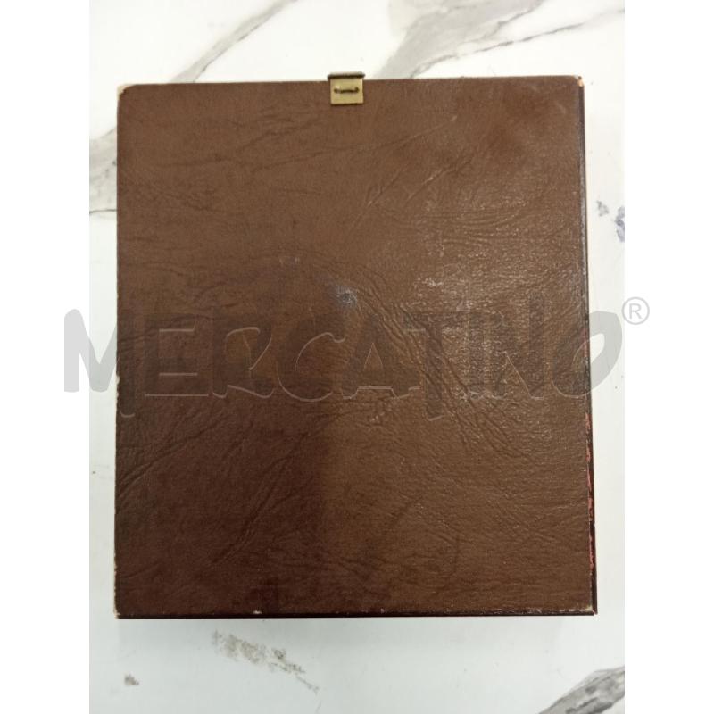 QUADRO CAMMEO BIANCO VELLUTO ROSSO CORNIC DORATA  | Mercatino dell'Usato San giorgio del sannio 2
