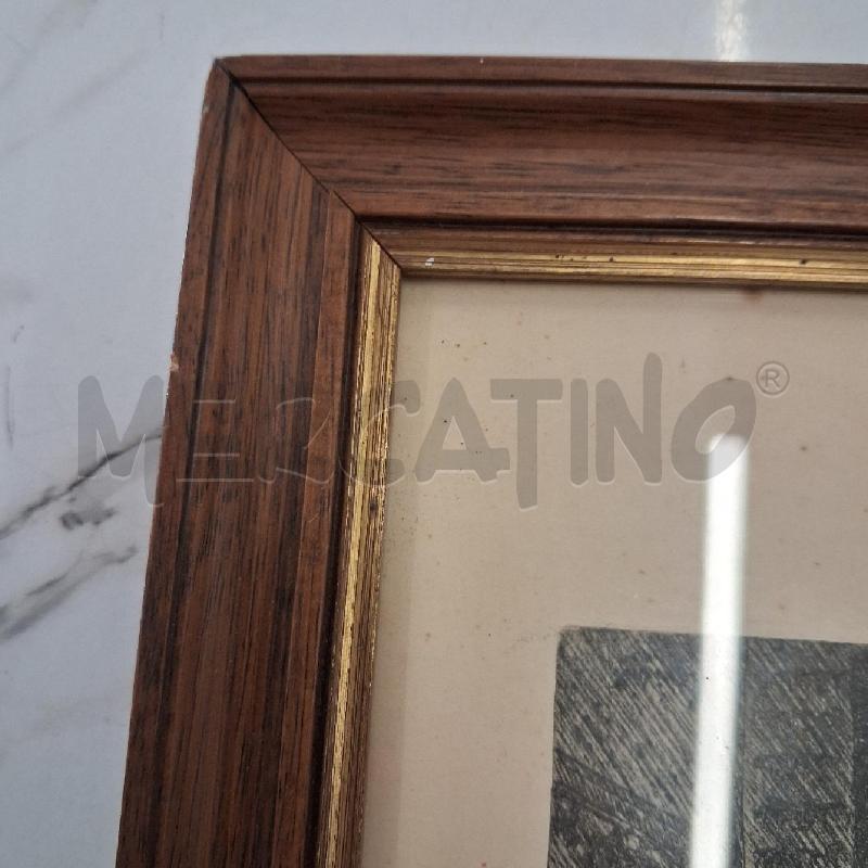 QUADRO CORNICE MARRONE UOMO CON VELO  | Mercatino dell'Usato San giorgio del sannio 4
