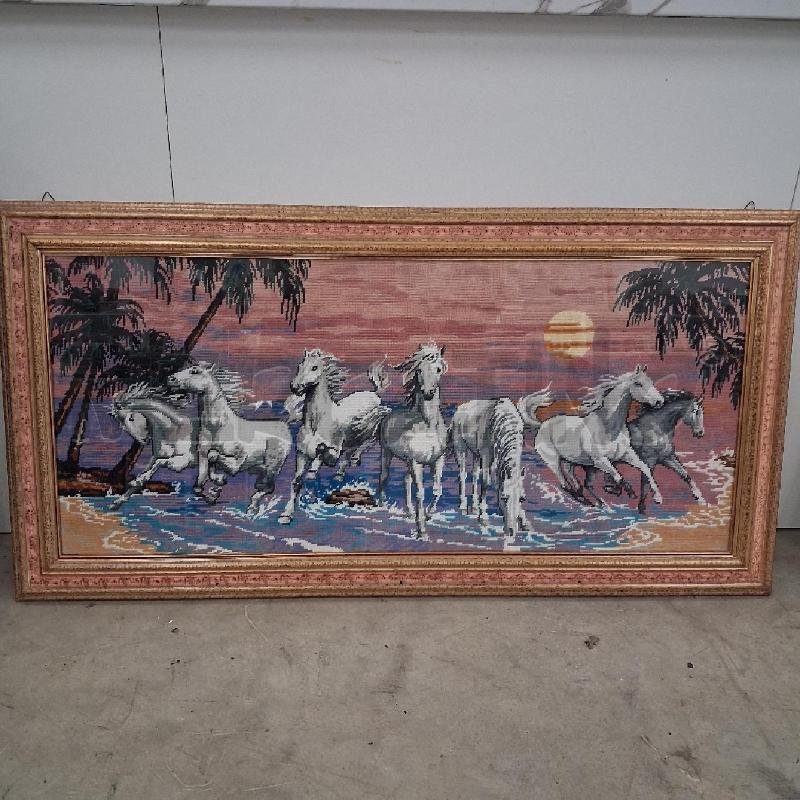 QUADRO C DORATA MEZZO PUNTO CAVALLO  | Mercatino dell'Usato San giorgio del sannio 1
