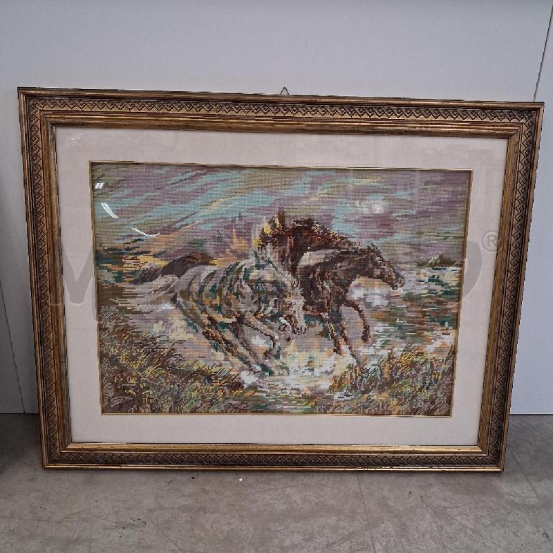 QUADRO C DORATA MEZZO PUNTO CAVALLO | Mercatino dell'Usato San giorgio del sannio 1