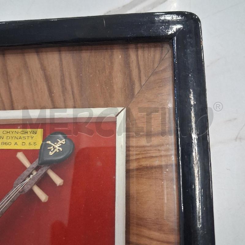 QUADRO C LEGNO MINIATURE MANDOLINI  | Mercatino dell'Usato San giorgio del sannio 5