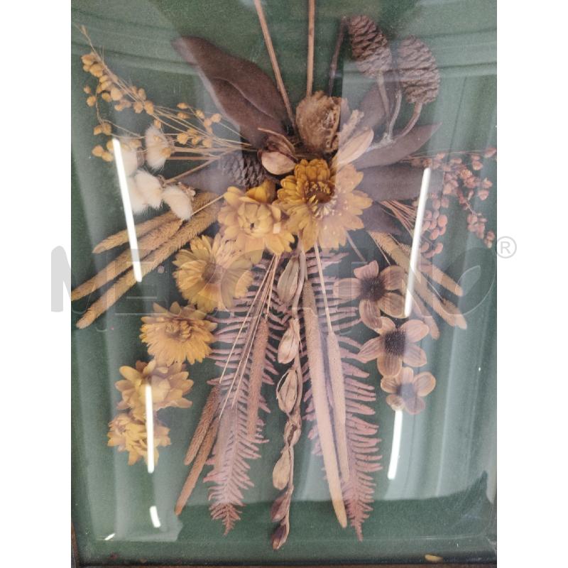 QUADRO VINTAGE FIORI SECCHI VETRO BOMBATO | Mercatino dell'Usato San giorgio del sannio 2