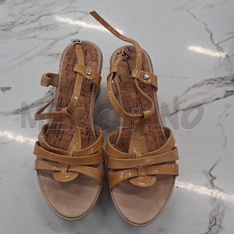 SANDALI DONNA ZEPPA OCRA LUCIDA STYLE  | Mercatino dell'Usato San giorgio del sannio 1