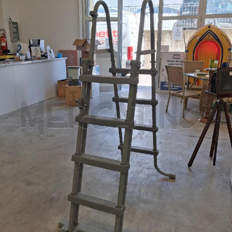 SCALA PISCINA DI SICUREZZA 120 CM | Mercatino dell'Usato San giorgio del sannio 4