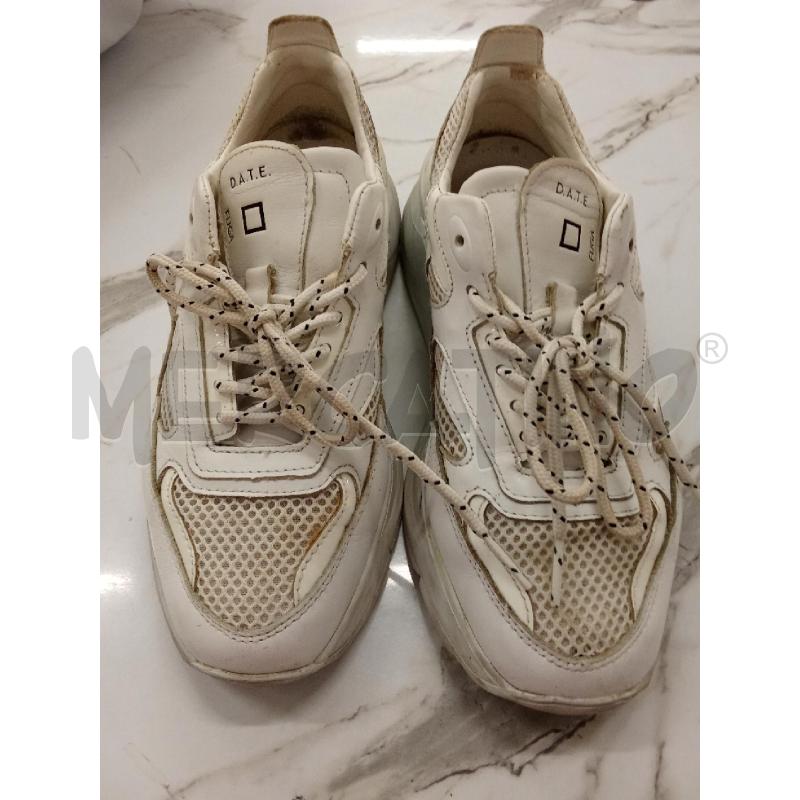 SCARPE DONNA BIANCHE DA PULIRE DATE FUGA  | Mercatino dell'Usato San giorgio del sannio 1