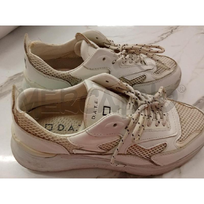 SCARPE DONNA BIANCHE DA PULIRE DATE FUGA  | Mercatino dell'Usato San giorgio del sannio 2