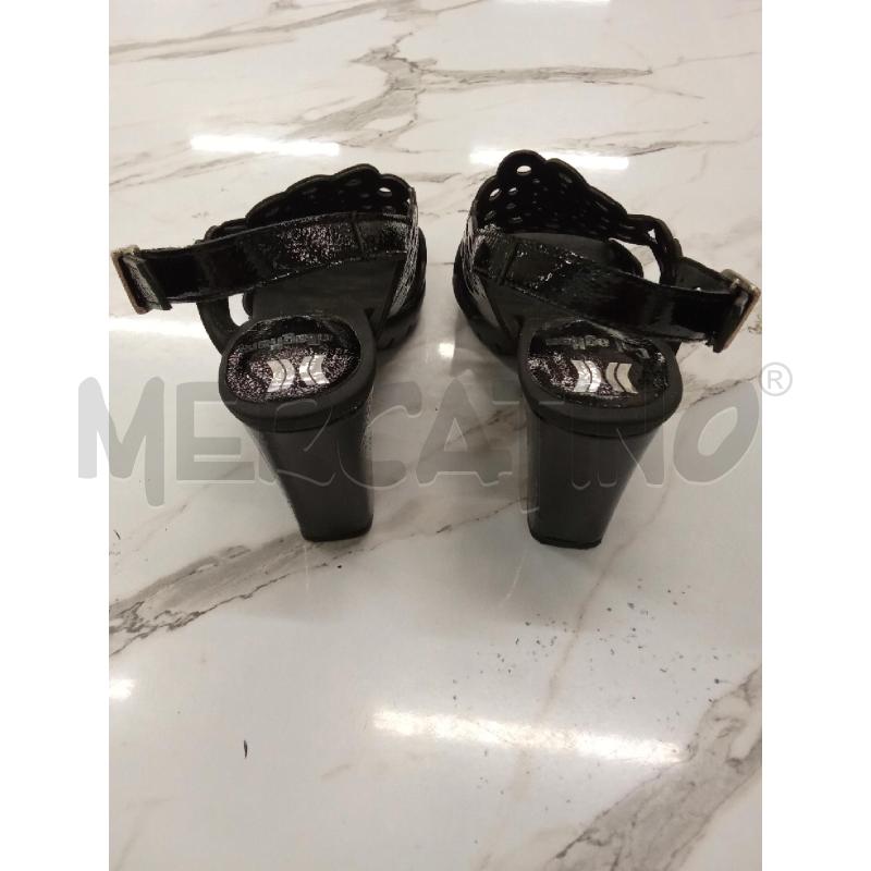 SCARPE DONNA SANDALI NERI VERNICIATI CALLAGHAN  | Mercatino dell'Usato San giorgio del sannio 3