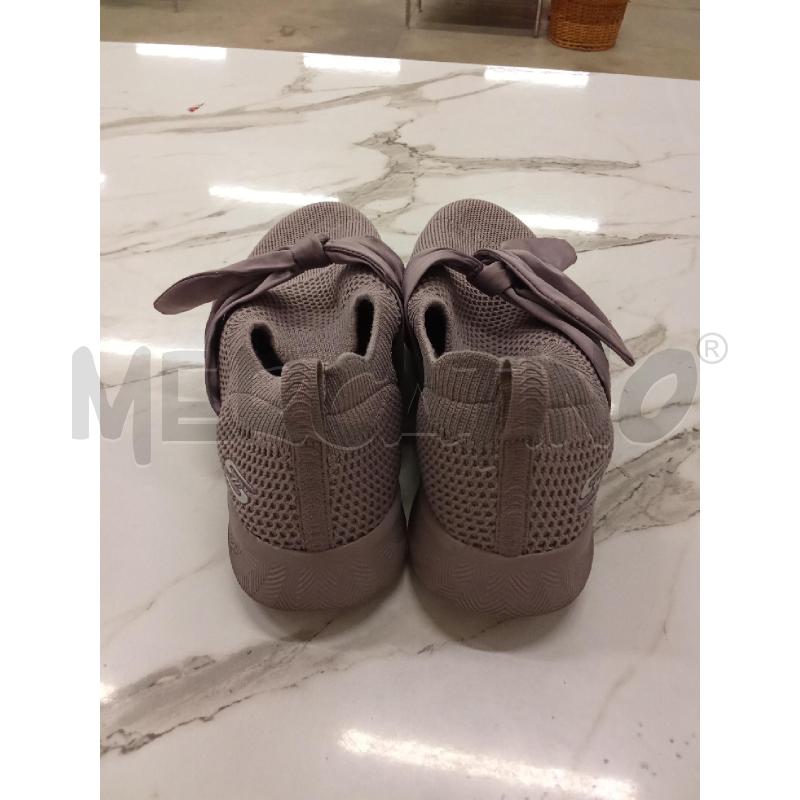 SCARPE DONNA VIOLA MORBIDE CON FIOCCO SKECHERS BOBS  | Mercatino dell'Usato San giorgio del sannio 5