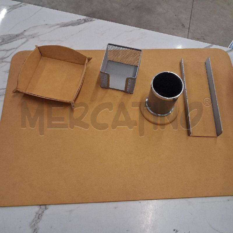 SCRIVANIA SET METALLO SIMILPELLE OCRA  | Mercatino dell'Usato San giorgio del sannio 2