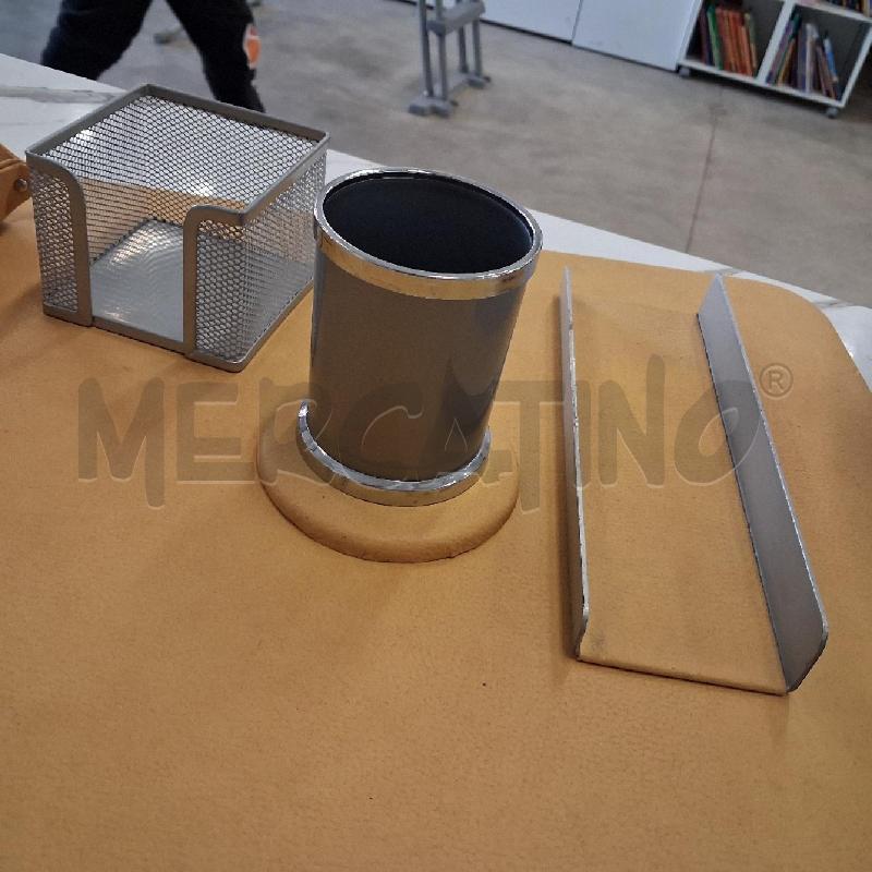 SCRIVANIA SET METALLO SIMILPELLE OCRA  | Mercatino dell'Usato San giorgio del sannio 3