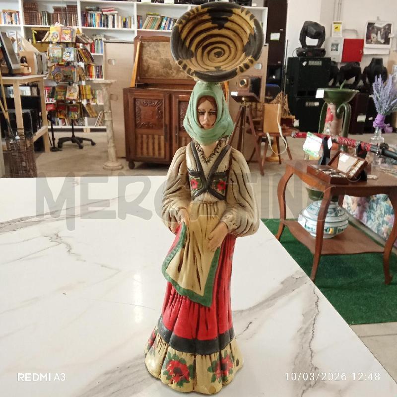 SCULTURA PICCOLA CONTADINA POCELLANA  | Mercatino dell'Usato San giorgio del sannio 1