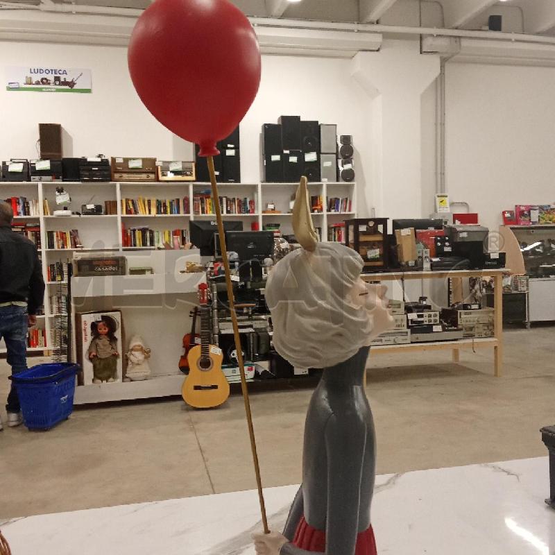 SCULTURA RAGAZZA CERCHIETRTO CONIG PALLOCINO ROSSO RESINA  | Mercatino dell'Usato San giorgio del sannio 5