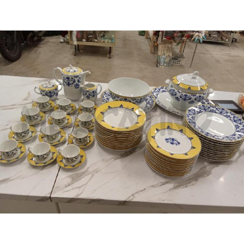 SERVIZIO CASTELO BRANCO 18VA24 +TAZZINE FIORI BLU BORDO GIALLO | Mercatino dell'Usato San giorgio del sannio 1
