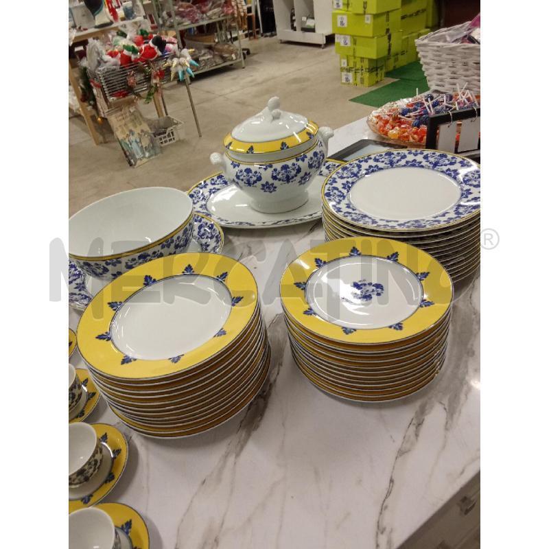 SERVIZIO CASTELO BRANCO 18VA24 +TAZZINE FIORI BLU BORDO GIALLO | Mercatino dell'Usato San giorgio del sannio 2