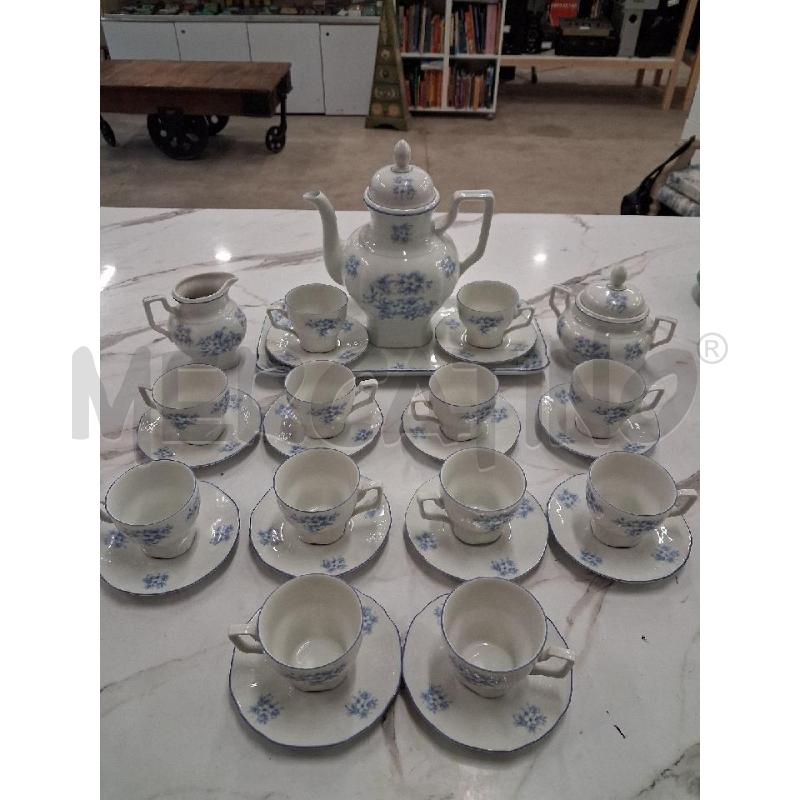 SERVIZIO PORCELLANA FIORI AZZURRI + VASSOIO  | Mercatino dell'Usato San giorgio del sannio 1