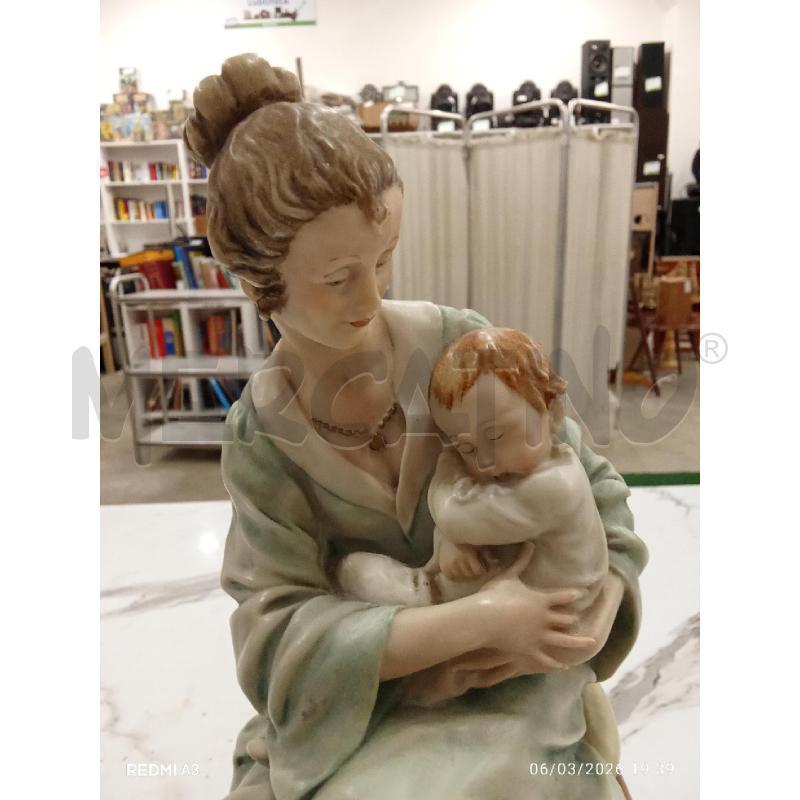 STATUA G ARMANI BASE LEGNO MATERNITÀ | Mercatino dell'Usato San giorgio del sannio 3
