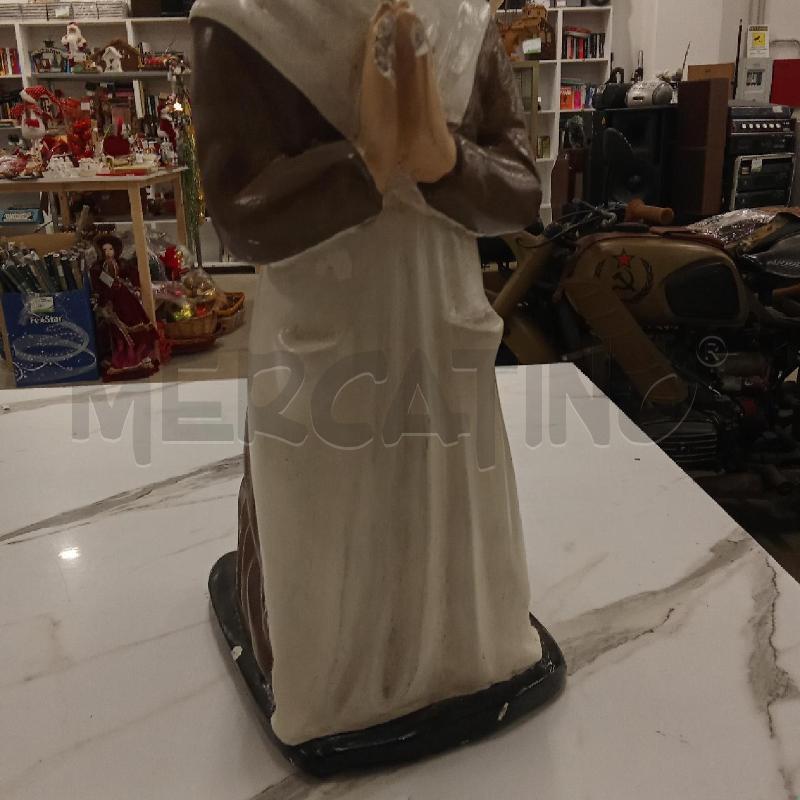 STATUA SUORA CHE PREGA | Mercatino dell'Usato San giorgio del sannio 4