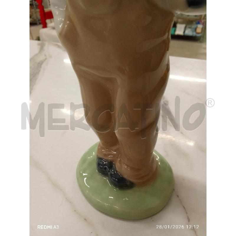 STATUINA BAMBINO PALLONE NAO  | Mercatino dell'Usato San giorgio del sannio 4