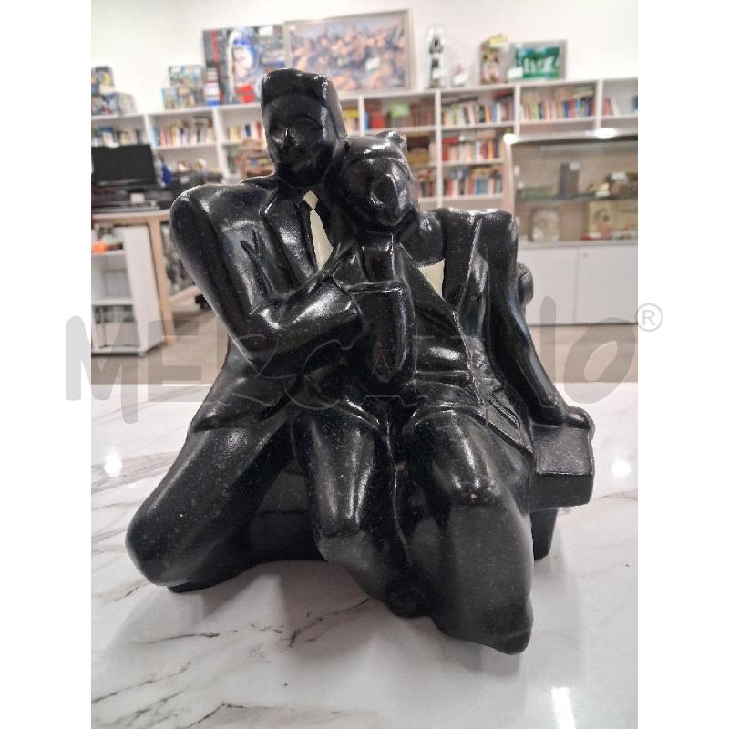 STATUINA NERA RAGAZZI CERAMICA  | Mercatino dell'Usato San giorgio del sannio 1