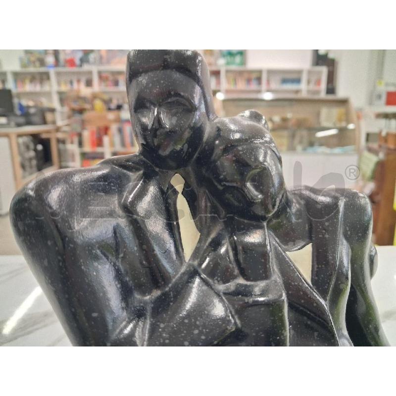 STATUINA NERA RAGAZZI CERAMICA  | Mercatino dell'Usato San giorgio del sannio 3