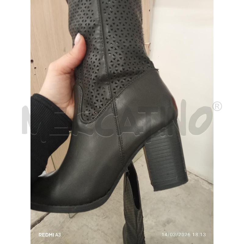 STIVALI DONNA ESTIVI NERI BUCHERELLATI | Mercatino dell'Usato San giorgio del sannio 3