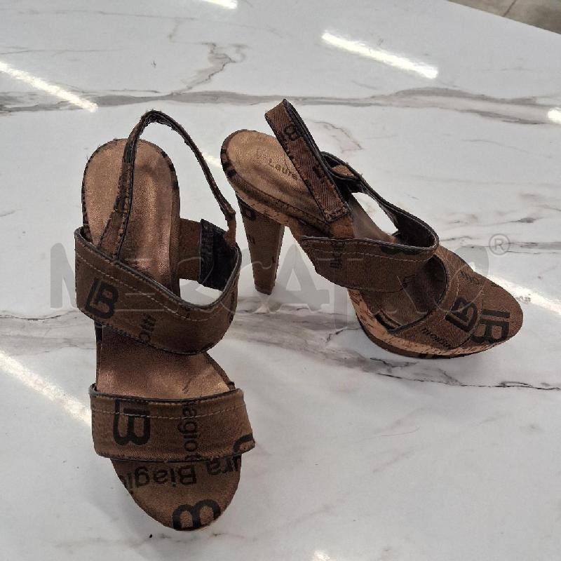 TACCO DONNA MARRONE LOGO LAURA BIAGIOTTI  | Mercatino dell'Usato San giorgio del sannio 2