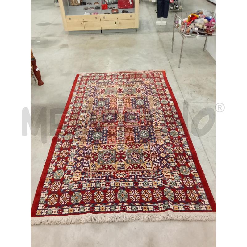 TAPPETO ROSSO GEO,METRIE  | Mercatino dell'Usato San giorgio del sannio 1
